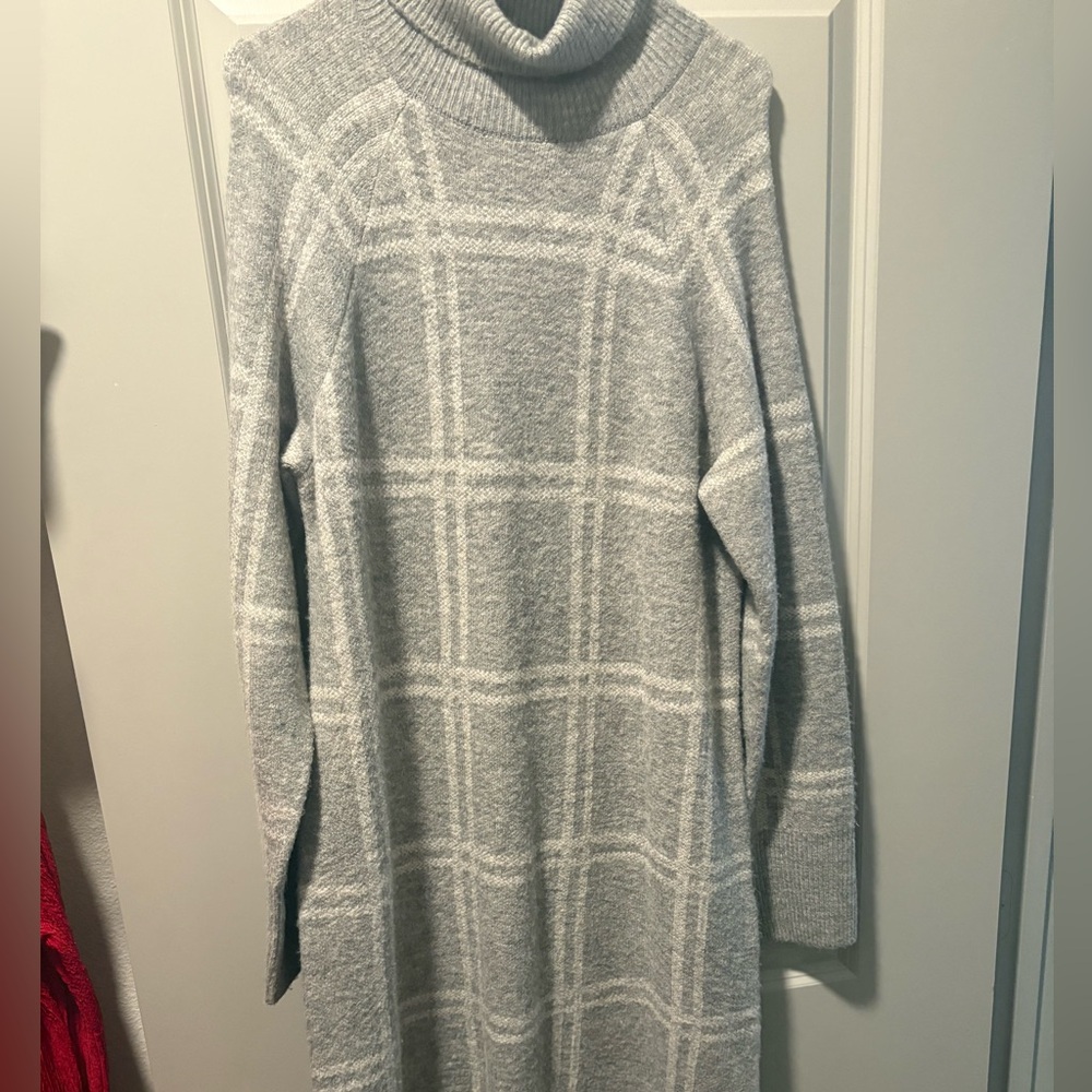 Banana Republic Light Gray Plaid Long Sleeve Knit Dress